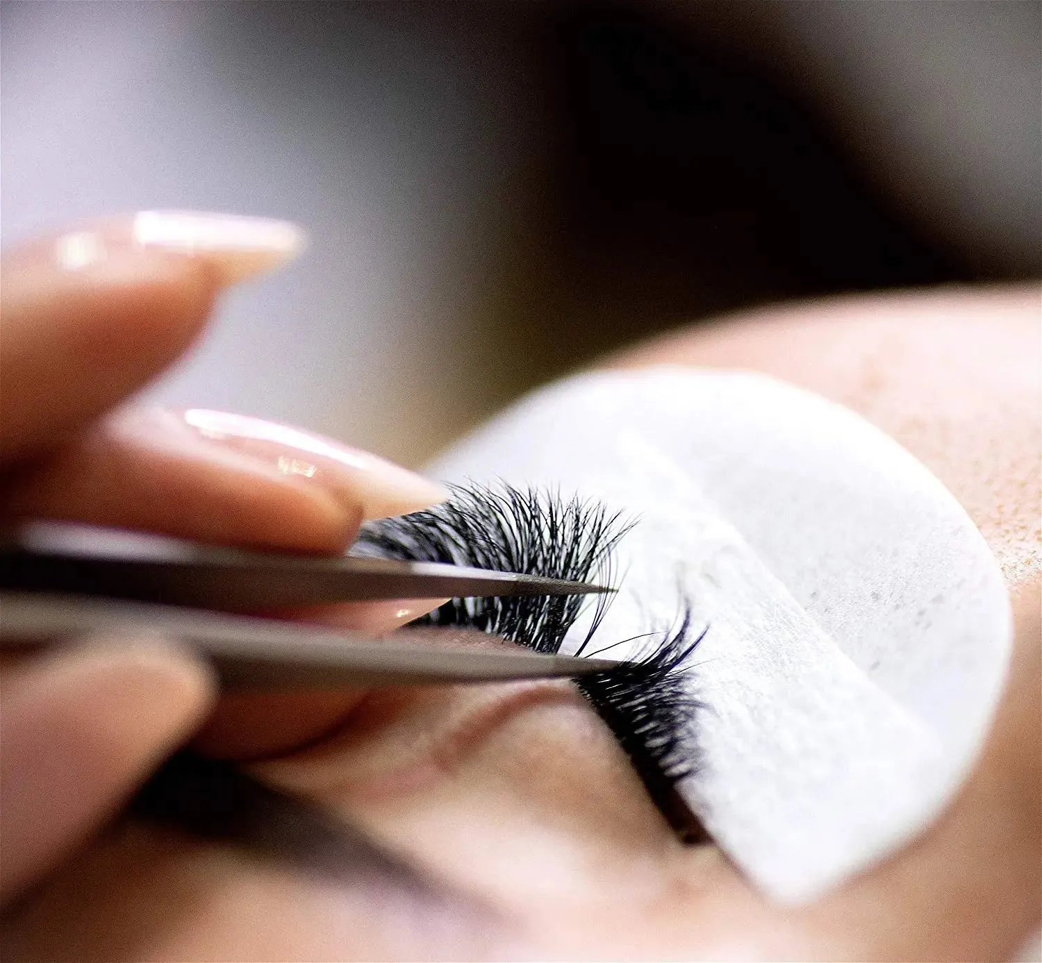 VENUS VISAGE Eyelash Glue for Professional Lash Extensions - Extra Strong Lash Glue 5ml - 1-2 Sec Dry Time & 6-7 Weeks Bonding - Extra Black Lash Adhesive - Latex Free Lash Adhesive(5ml)